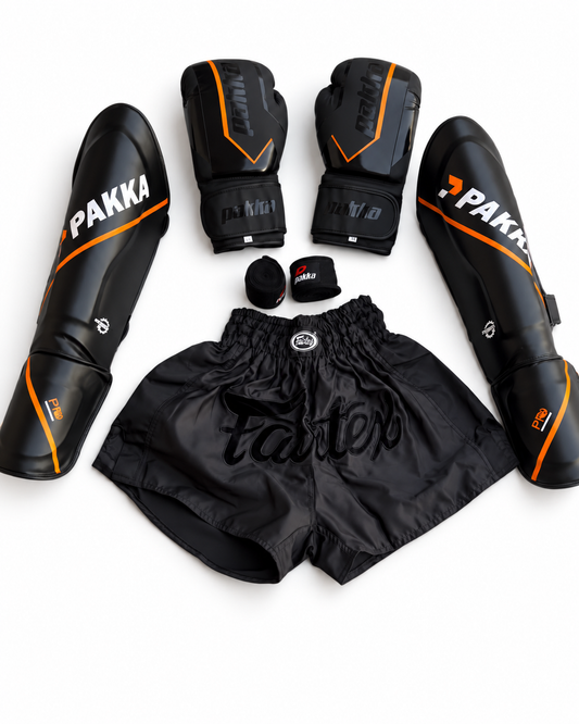 Pack Boxe & Muay Thaï Complet PAKKA – Gants, Protège-Tibias, Bandages & Short